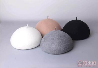 冬日甜美风尚 白色贝雷帽的复古与魅力